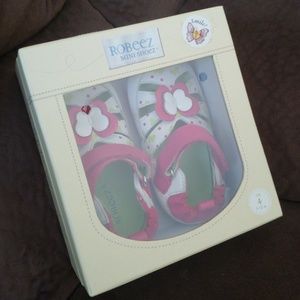 Adorable baby girl sandals/shoes